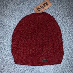 Duluth Trading Company Red Women’s beanie
